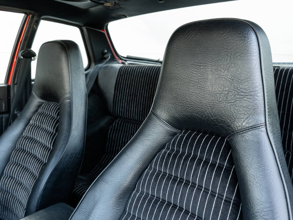 Image 44/58 of Porsche 924 Turbo (1982)