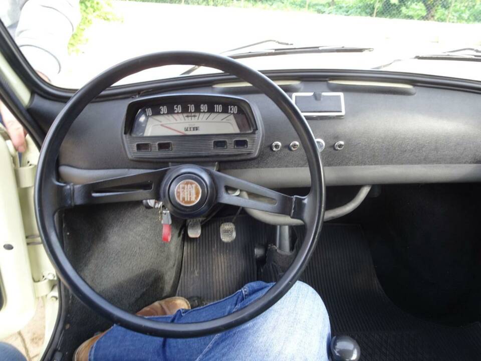 Image 10/10 of FIAT 500 L (1972)