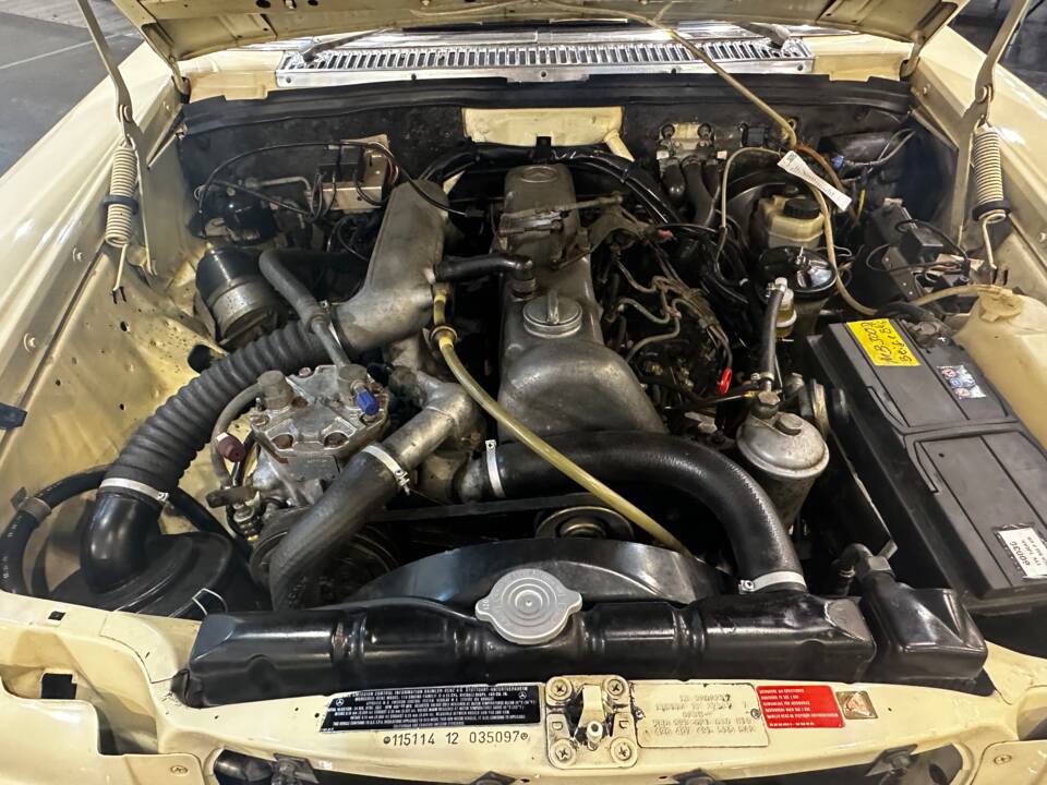 Image 5/21 of Mercedes-Benz 240 D 3,0 (1976)