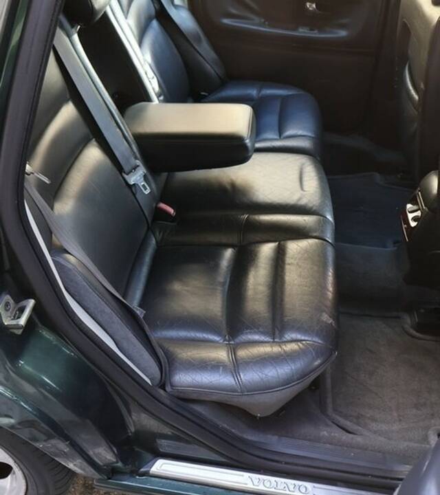 Bild 33/40 von Volvo V 70 2.0 T5 (1997)