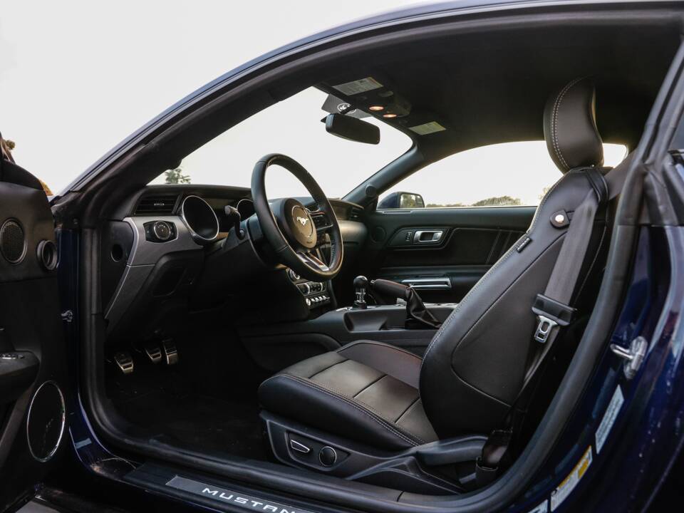 Image 25/38 of Ford Mustang 5.0 (2015)