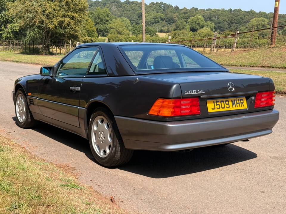 Immagine 5/29 di Mercedes-Benz 500 SL (1992)