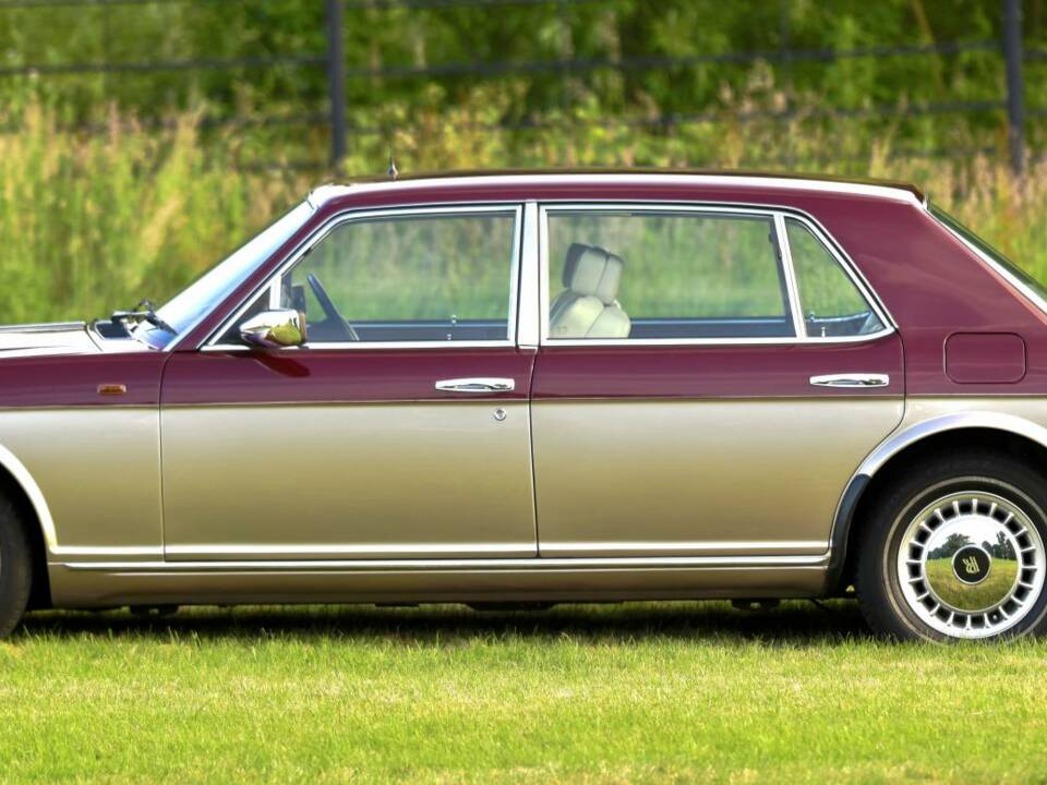 Image 7/50 of Rolls-Royce New Silver Dawn (1997)