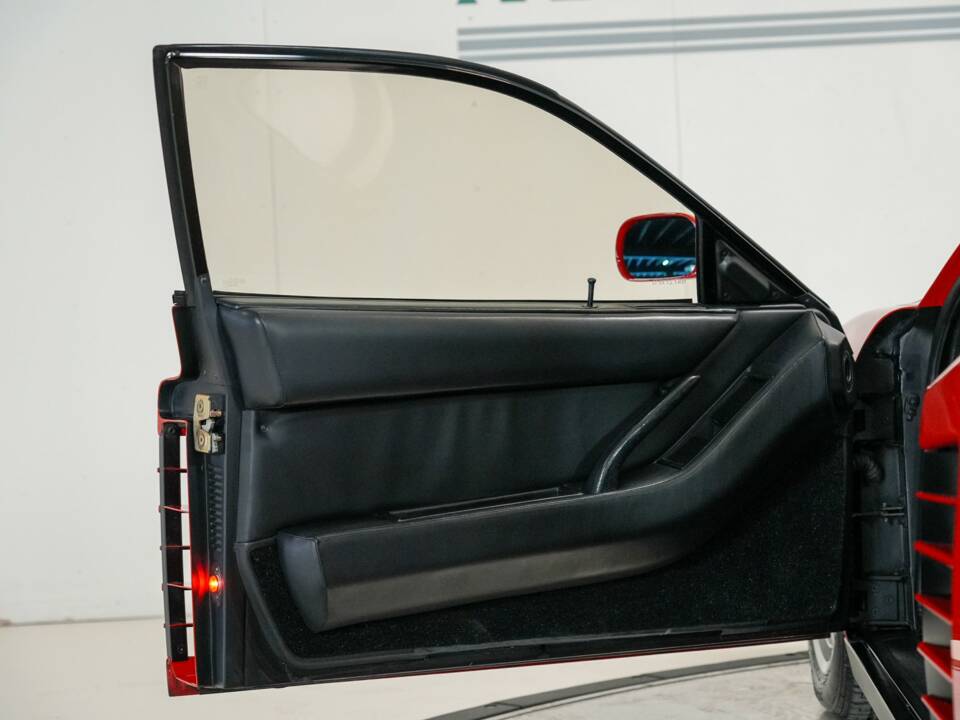 Bild 38/50 von Ferrari Testarossa (1990)