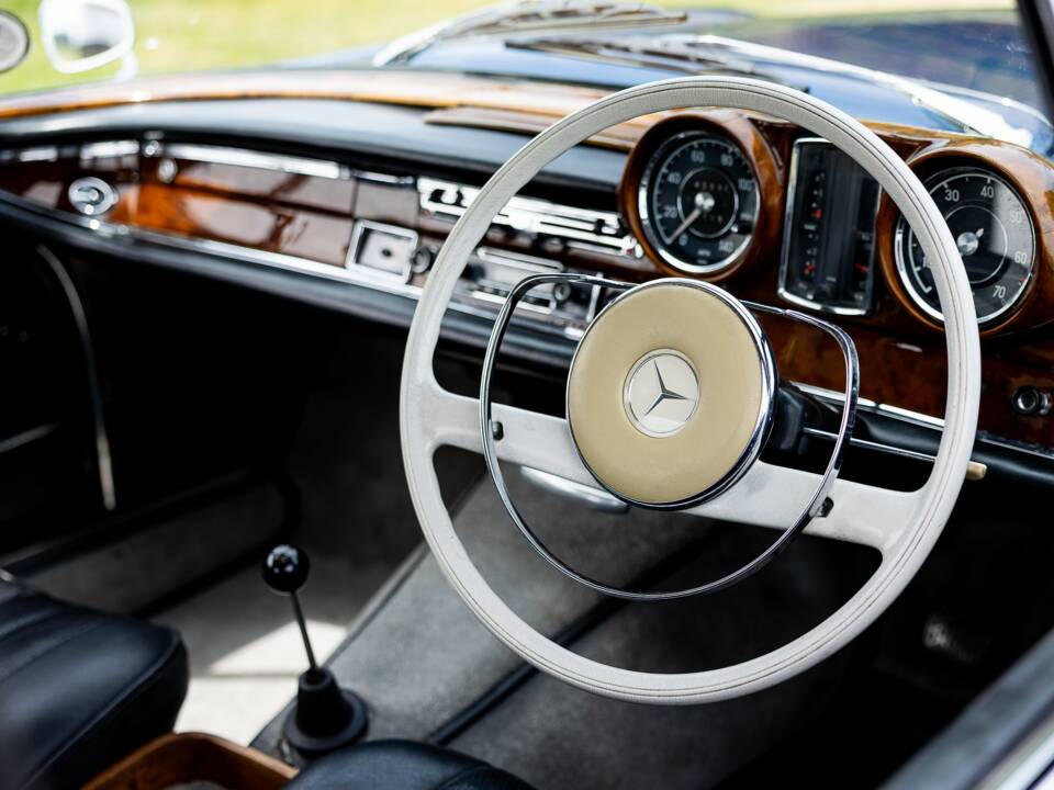 Bild 43/50 von Mercedes-Benz 300 SE (1965)
