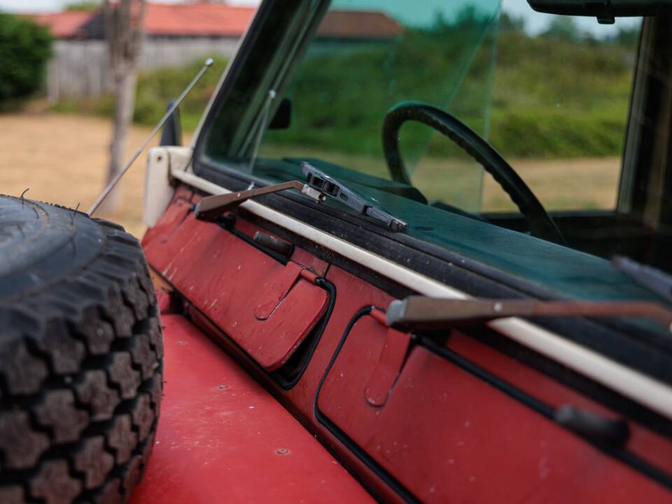 Afbeelding 49/50 van Land Rover Defender 110 (1983)