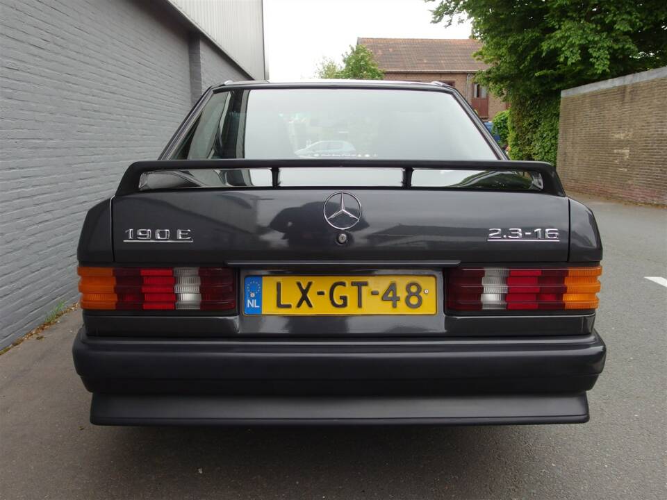 Immagine 8/98 di Mercedes-Benz 190 E 2.3-16 (1985)