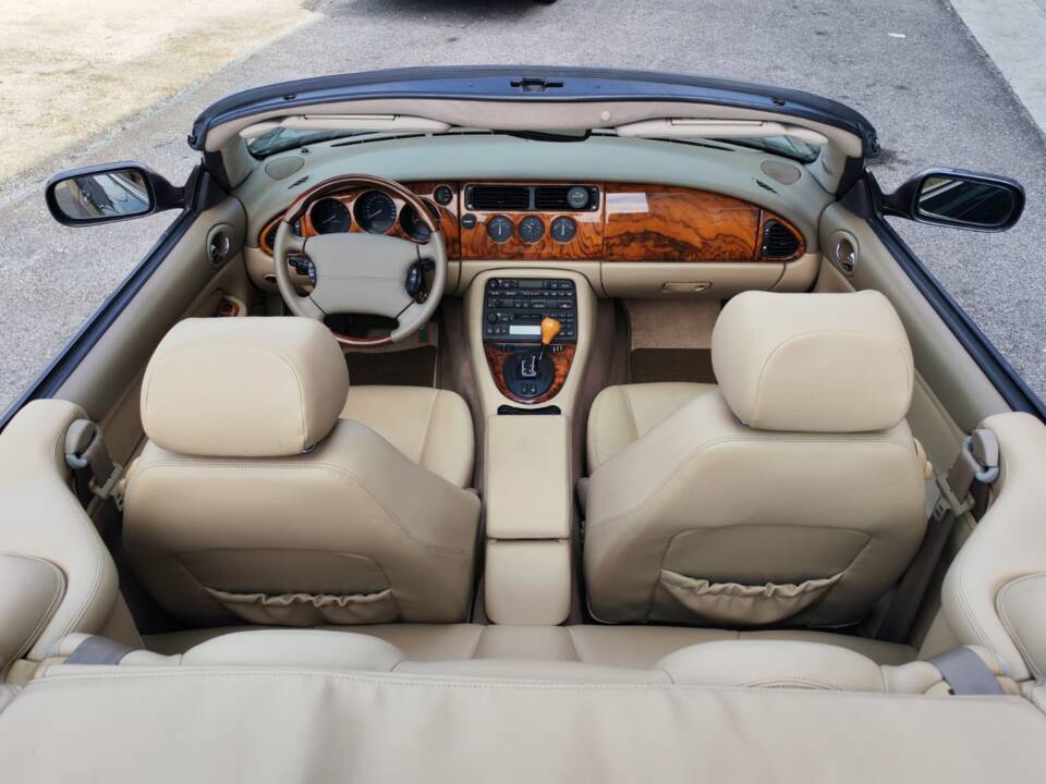 Imagen 11/21 de Jaguar XKR (2001)