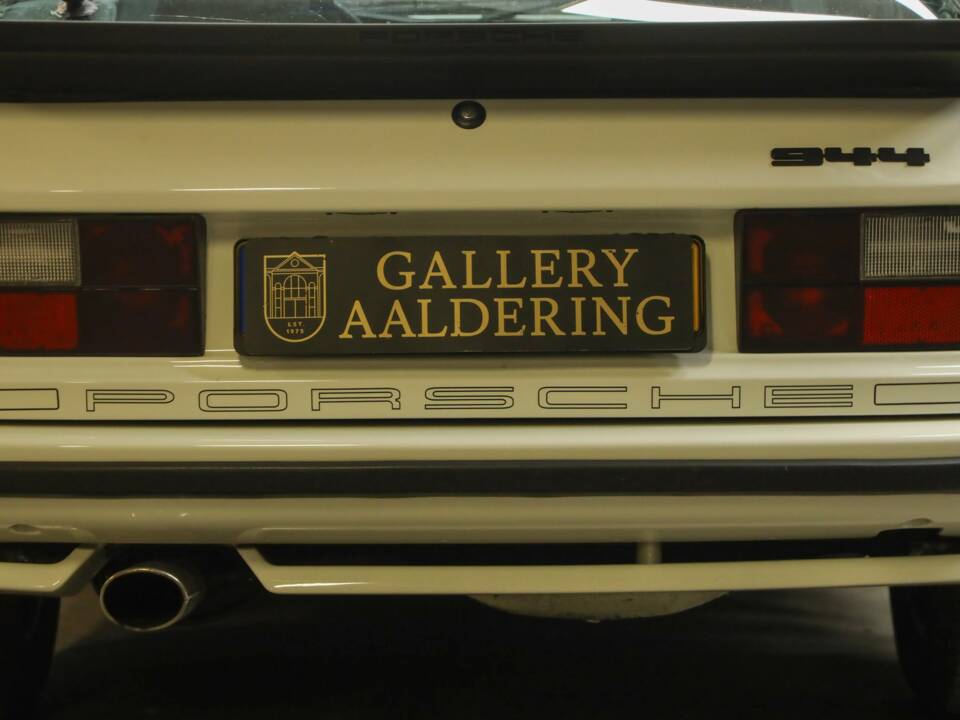 Obraz 31/50 pojazdu Porsche 944 (1986)