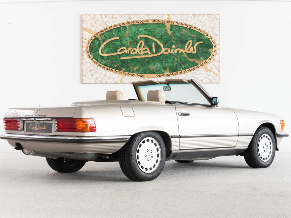 Image 11/47 de Mercedes-Benz 560 SL (1987)