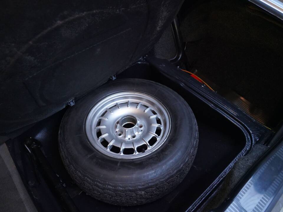 Bild 83/95 von Mercedes-Benz 450 SEL 6,9 (1976)