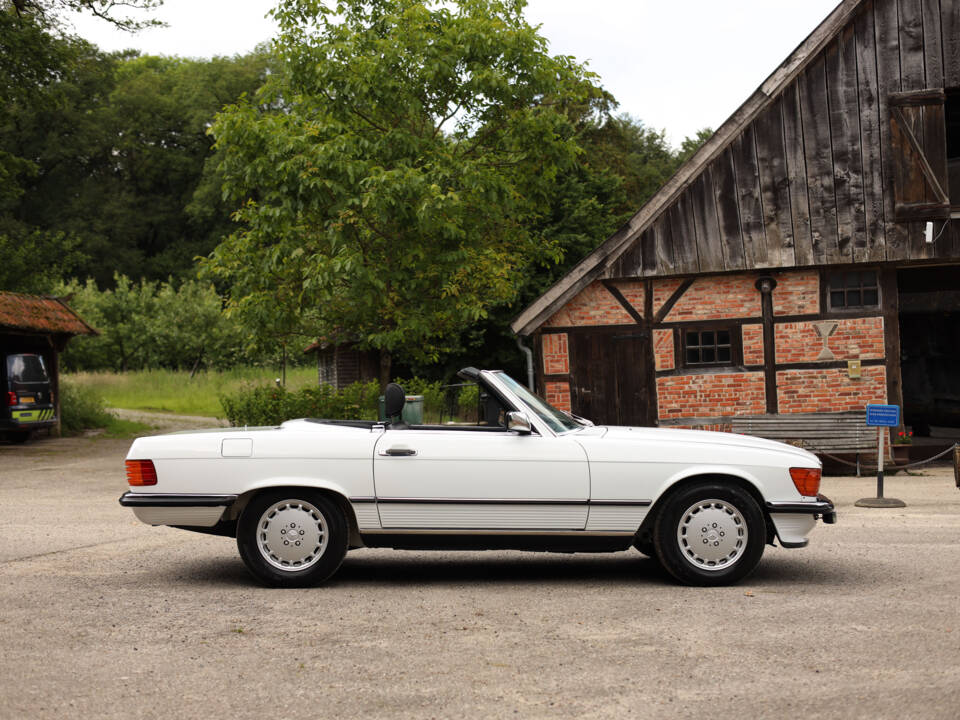 Bild 5/73 von Mercedes-Benz 560 SL (1986)