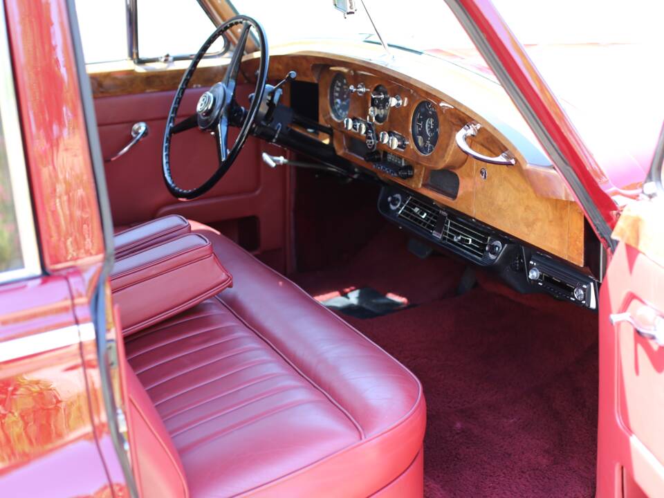 Image 20/81 of Bentley S 1 (1959)