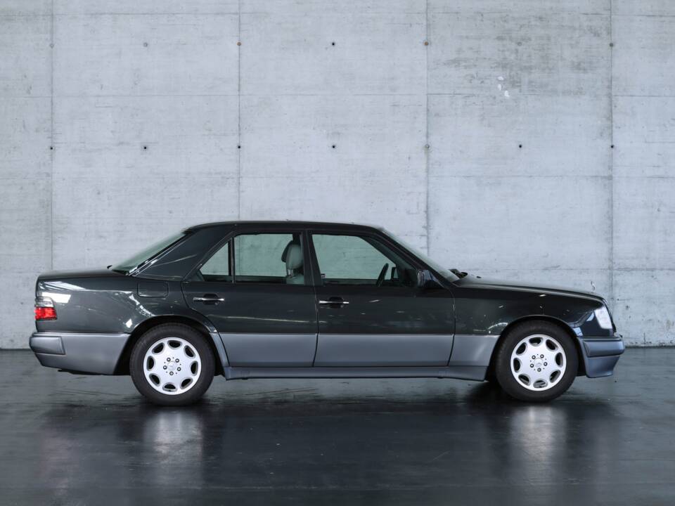 Bild 5/50 von Mercedes-Benz 500 E (1993)
