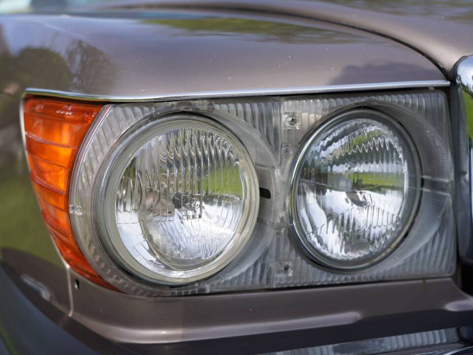 Bild 9/19 von Mercedes-Benz 560 SL (1989)