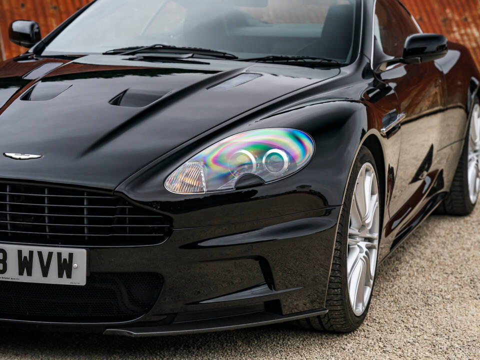 Image 15/36 of Aston Martin DBS (2008)