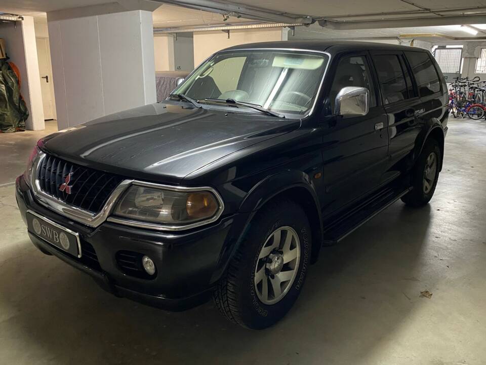Immagine 2/19 di Mitsubishi Pajero Sport 3.0 V6 (2000)