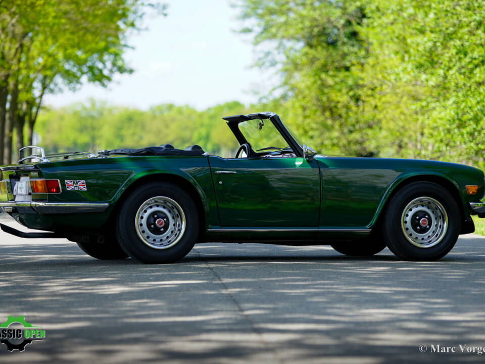 Image 25/52 of Triumph TR 6 (1973)