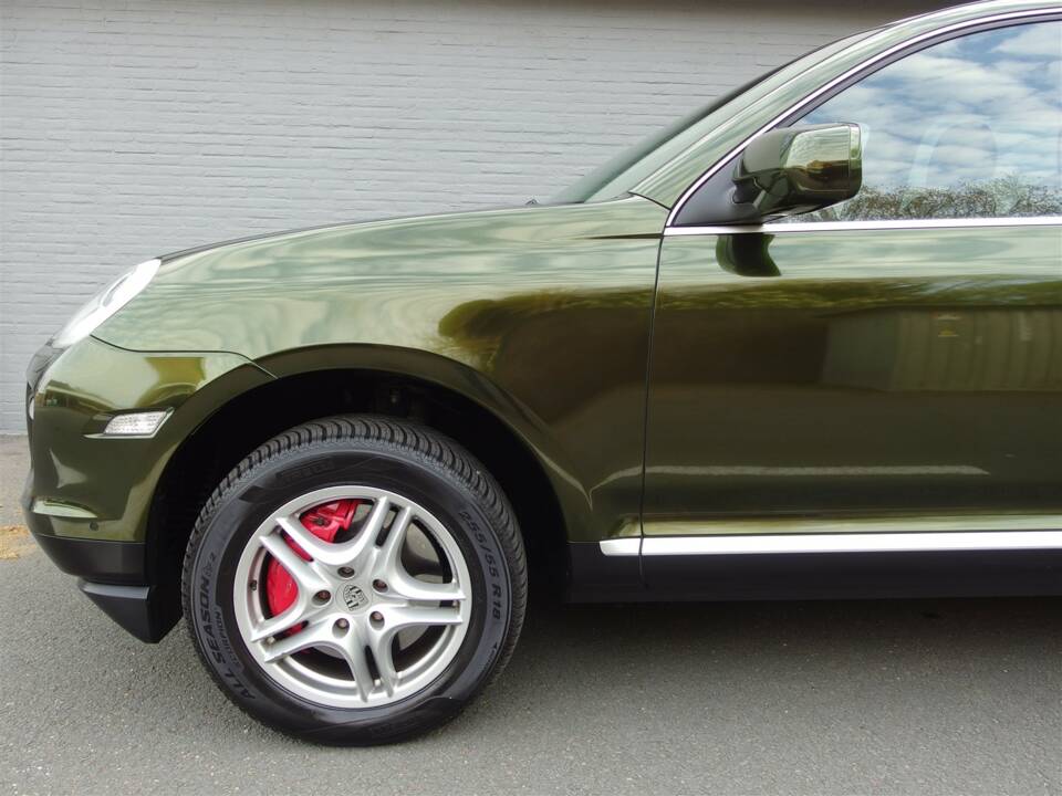 Image 28/99 of Porsche Cayenne Turbo (2007)