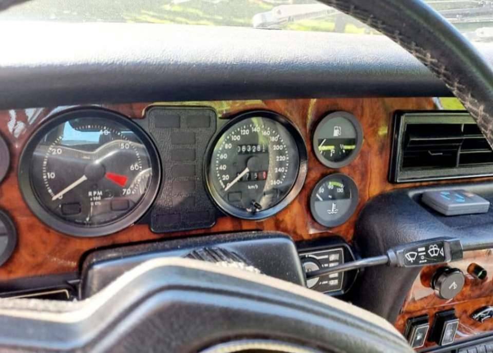 Image 3/4 de Jaguar XJ 12 (1988)