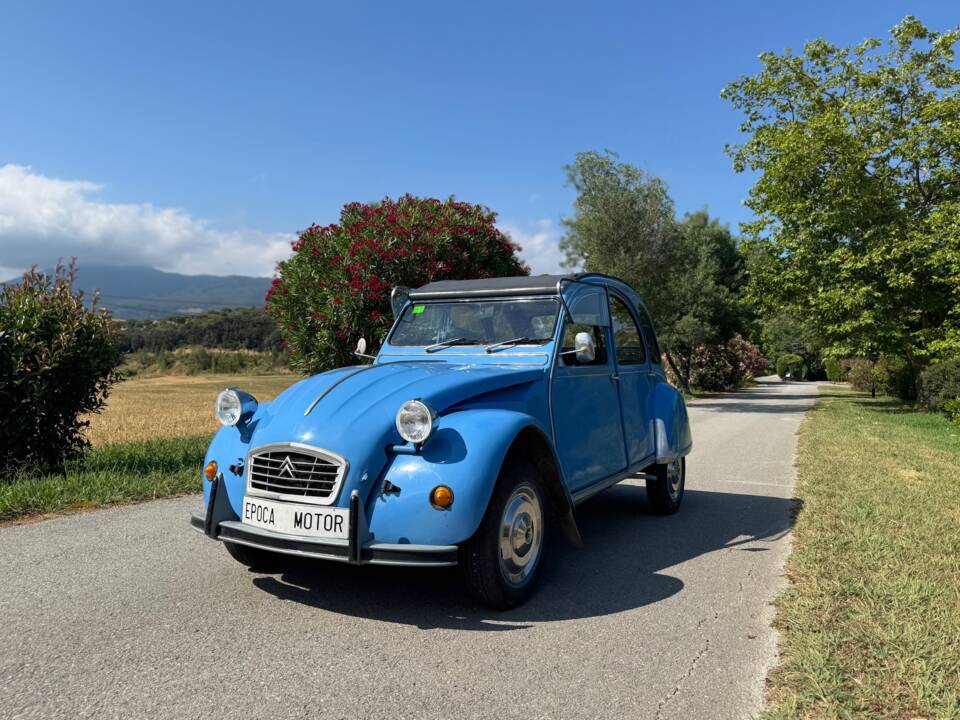 Image 2/25 of Citroën 2 CV 6 (1976)