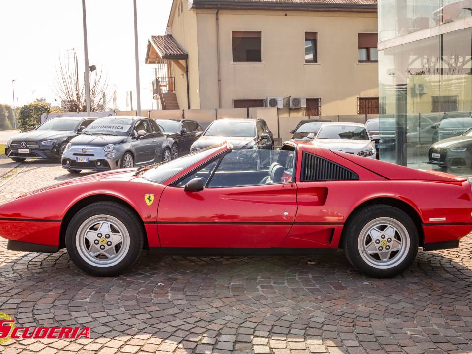Image 49/49 de Ferrari 208 GTS Turbo (1989)