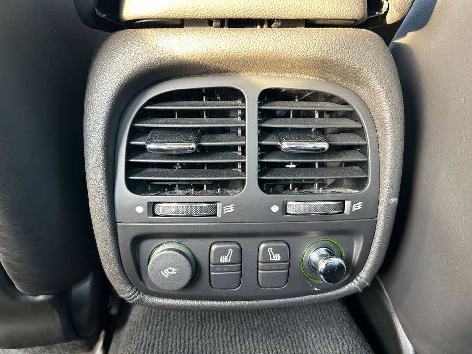 Bild 17/24 von Jaguar XJ 2.7 D (2007)