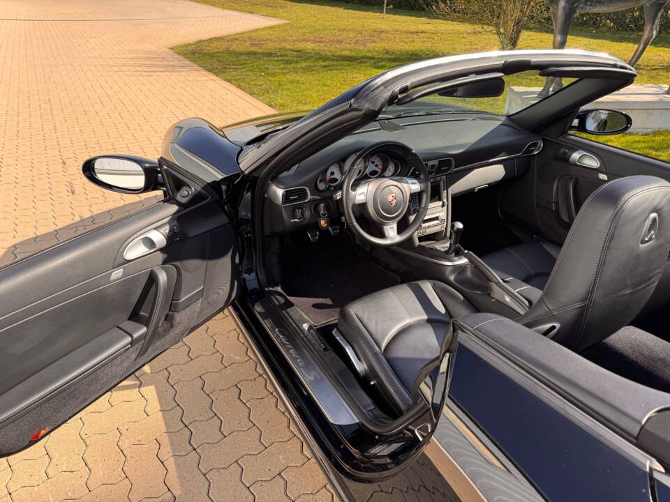Bild 31/66 von Porsche 911 Carrera S (2006)