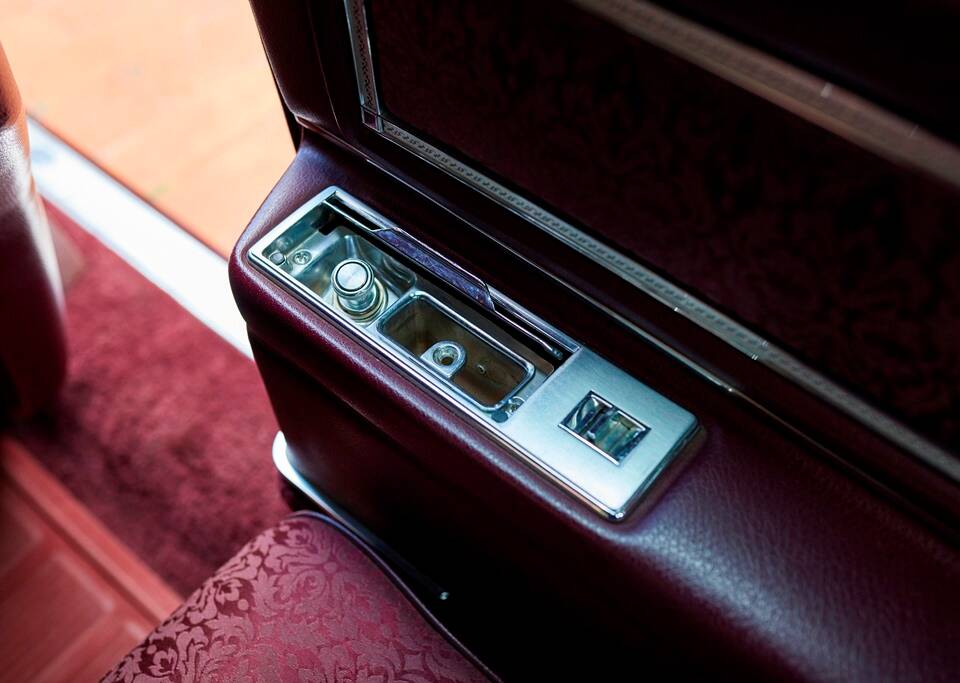 Bild 177/200 von Cadillac Coupe DeVille (1968)