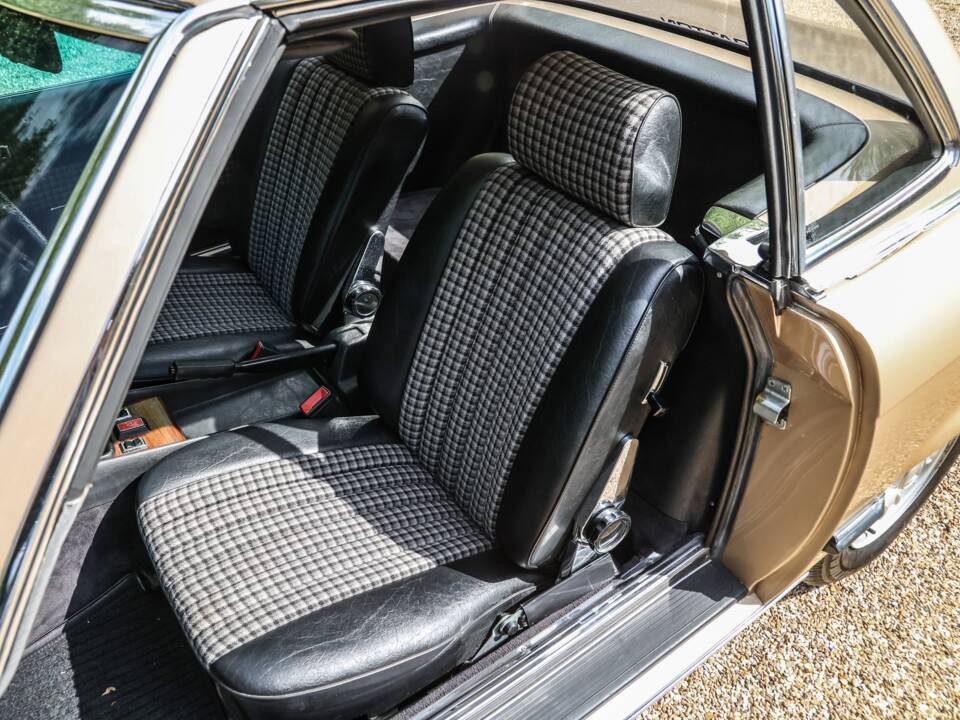 Afbeelding 26/40 van Mercedes-Benz 280 SL (1981)