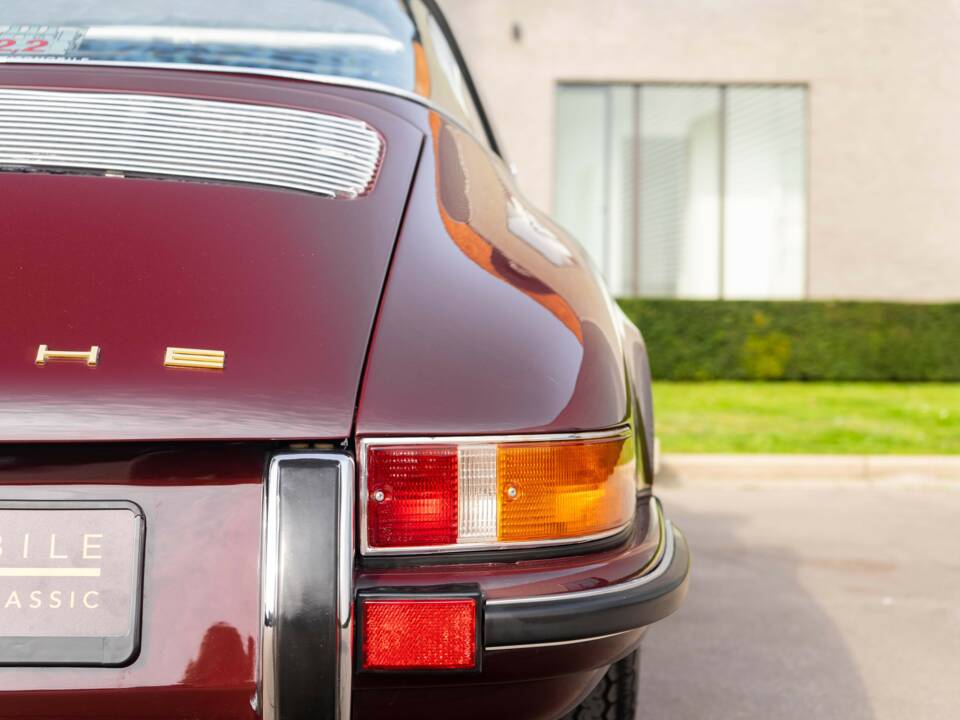 Image 22/30 of Porsche 911 2.2 T (1971)