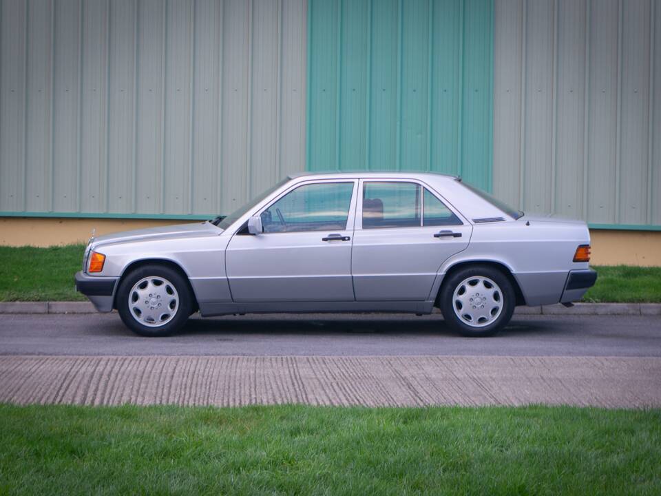 Bild 3/29 von Mercedes-Benz 190 E 2.0 (1992)