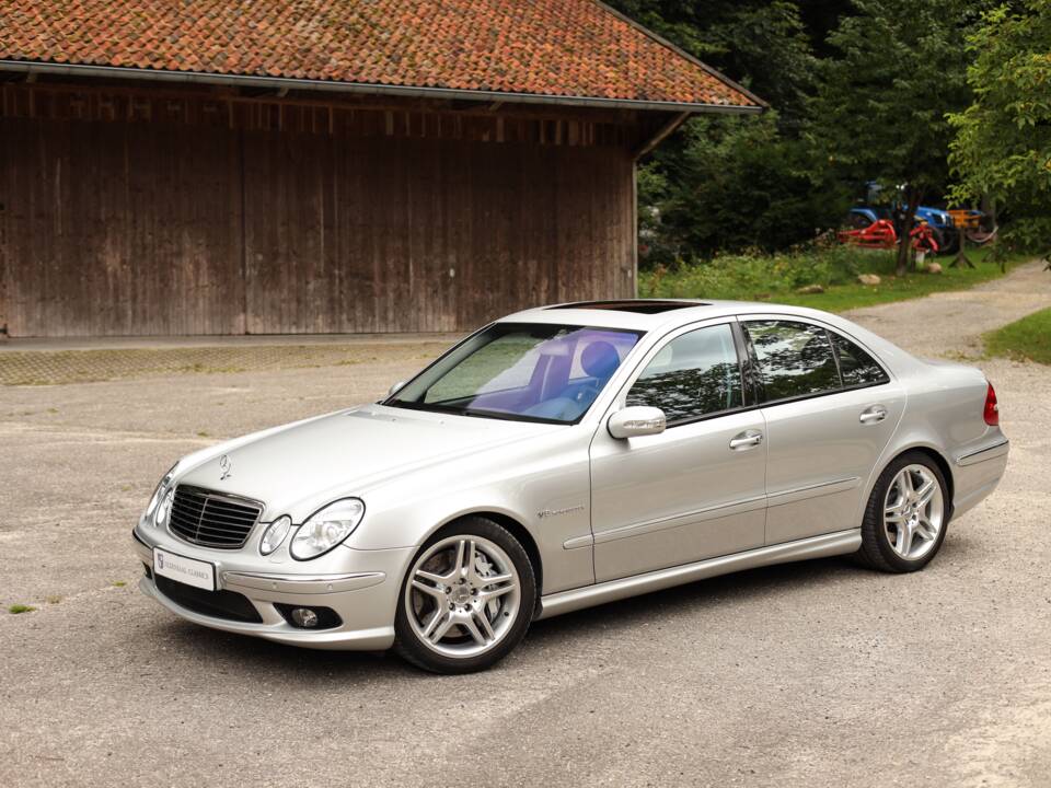 Image 1/72 of Mercedes-Benz E 55 AMG (2002)