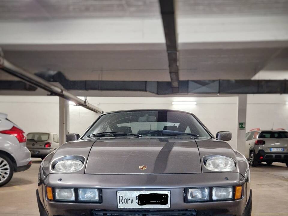 Image 16/16 of Porsche 928 S (1986)