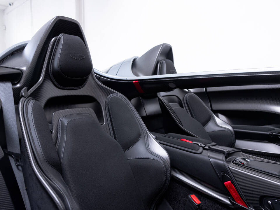Bild 24/47 von Aston Martin V12 Speedster (2021)