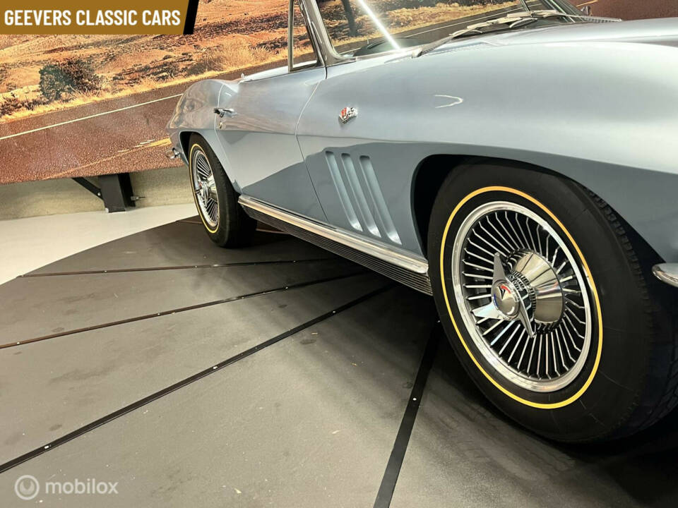 Image 21/33 de Chevrolet Corvette Sting Ray Convertible (1966)