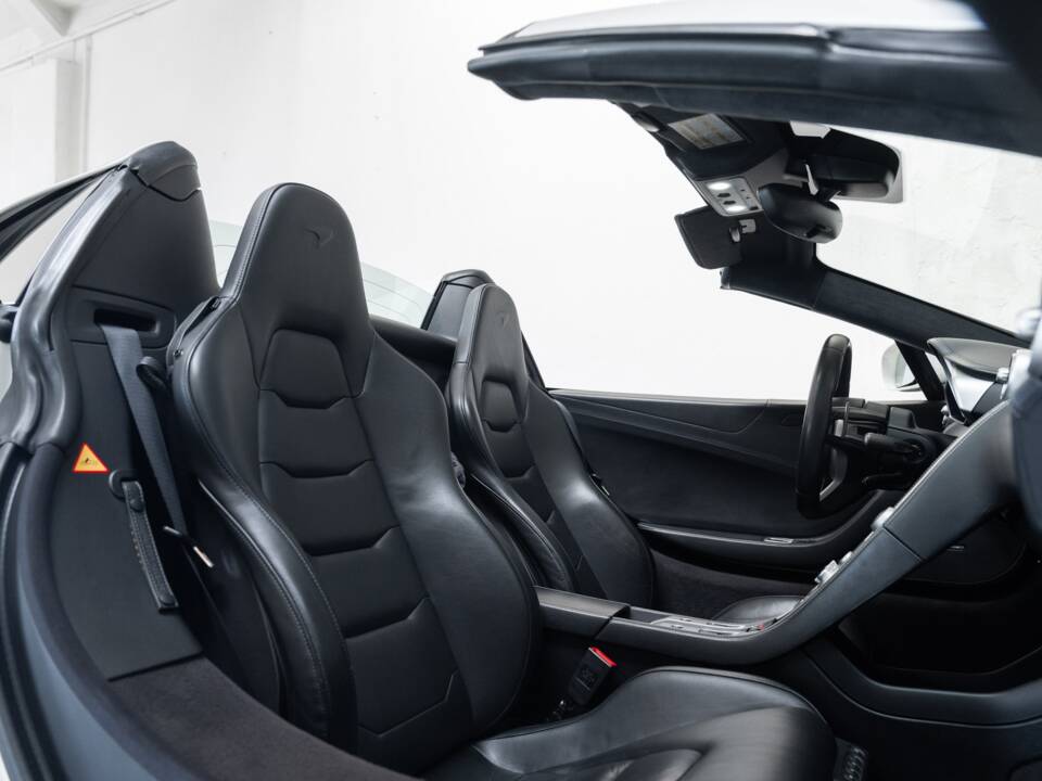 Bild 22/33 von McLaren 12C Spider (2013)