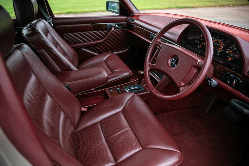 Image 2/50 de Mercedes-Benz 300 SE (1990)