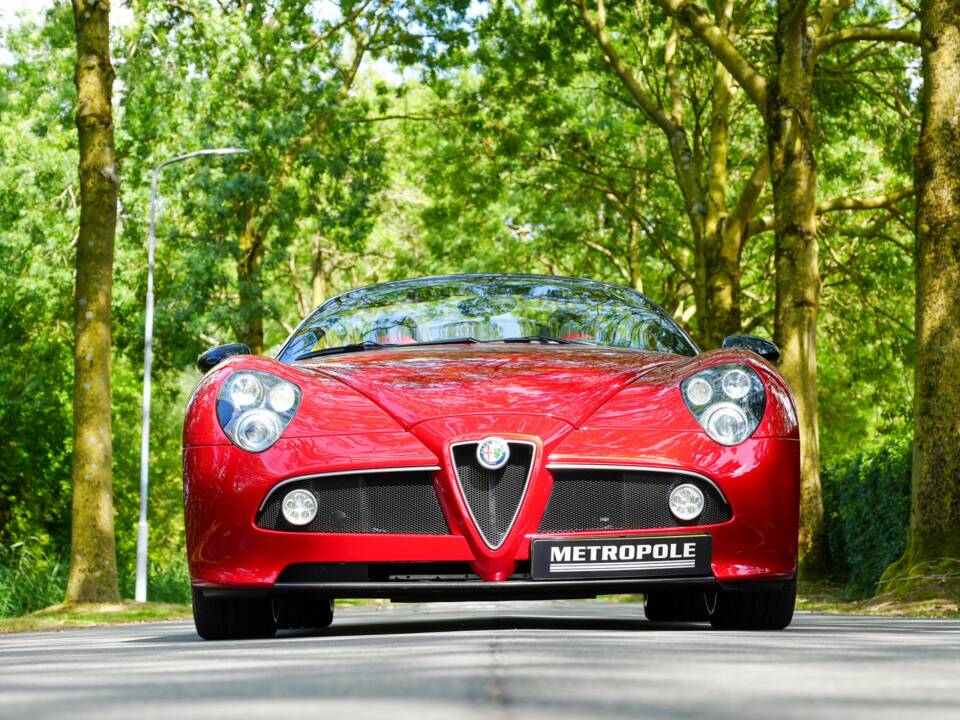 Image 15/50 of Alfa Romeo 8C Spider (2010)