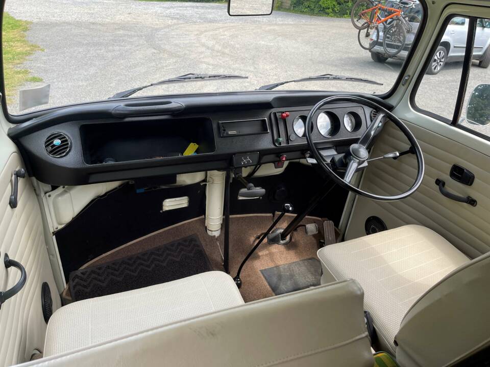 Bild 6/12 von Volkswagen T2b Westfalia (1975)