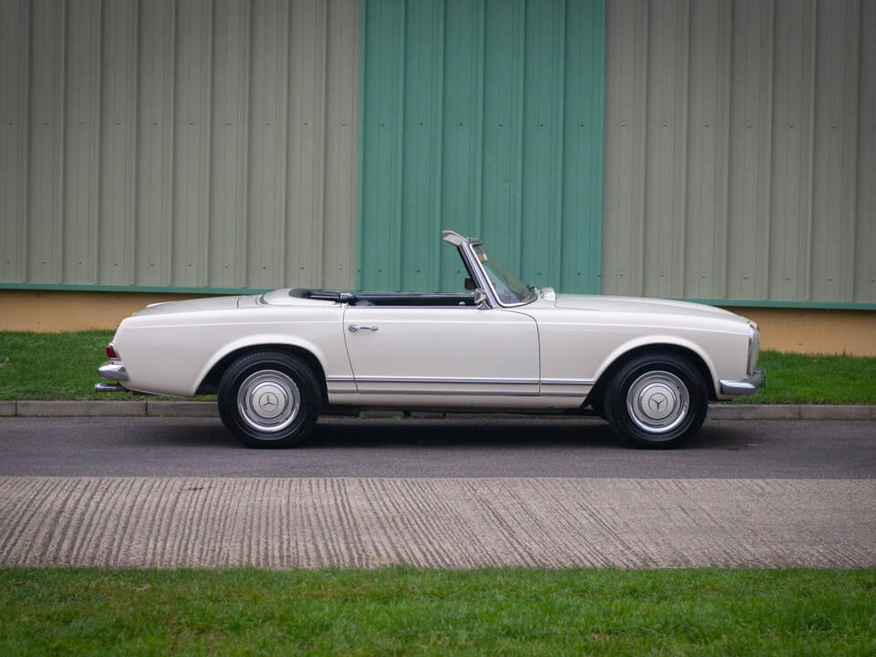 Image 4/29 of Mercedes-Benz 230 SL (1965)