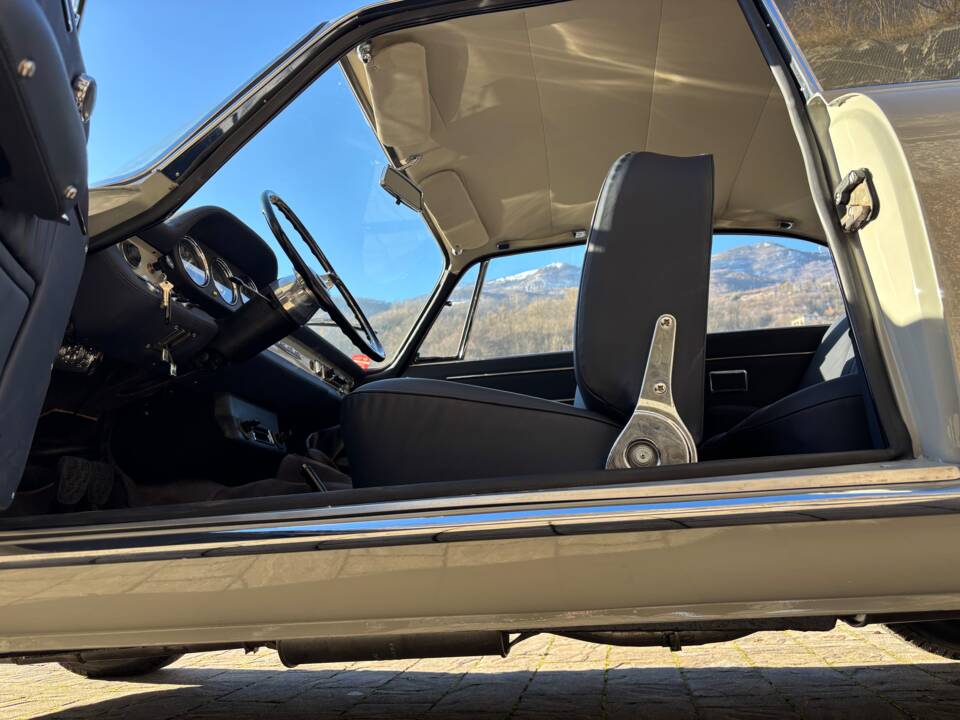 Bild 14/32 von Alfa Romeo 2600 Sprint (1963)