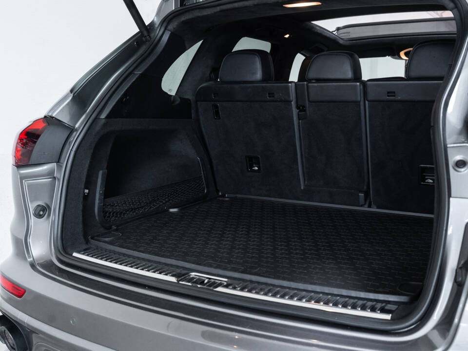 Bild 28/39 von Porsche Cayenne GTS (2016)