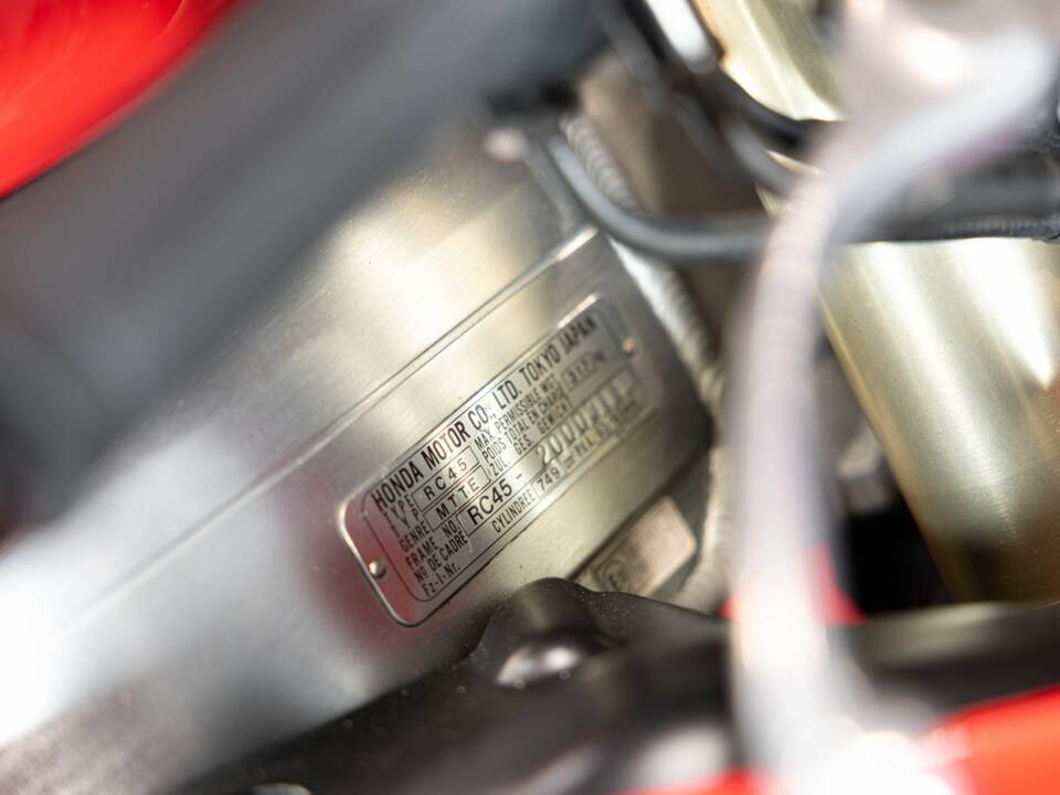 Image 20/39 of Honda DUMMY (1994)