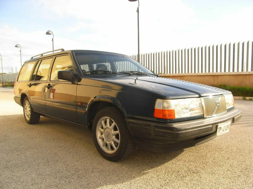 Image 3/8 of Volvo 940 2.0i (1994)