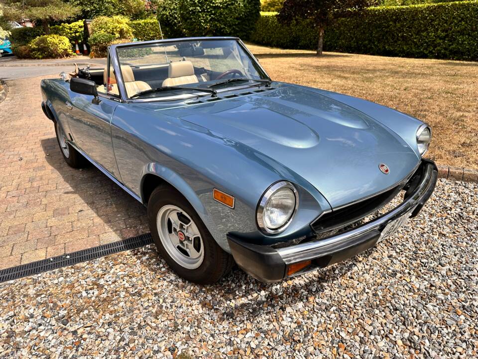 Bild 3/44 von FIAT Spider 2000 (1981)