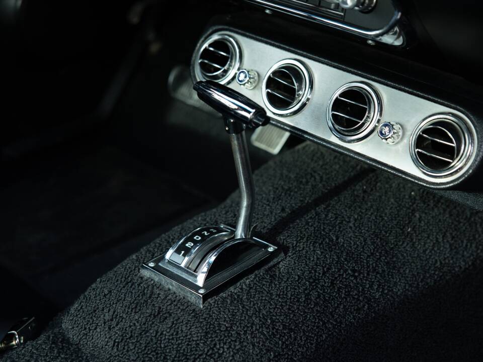 Image 22/44 of Ford Mustang 351 (1967)