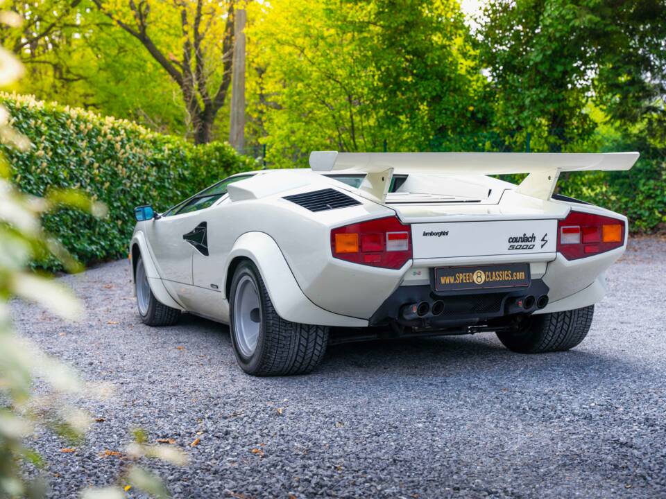 Image 8/20 of Lamborghini Countach 5000 S (1983)