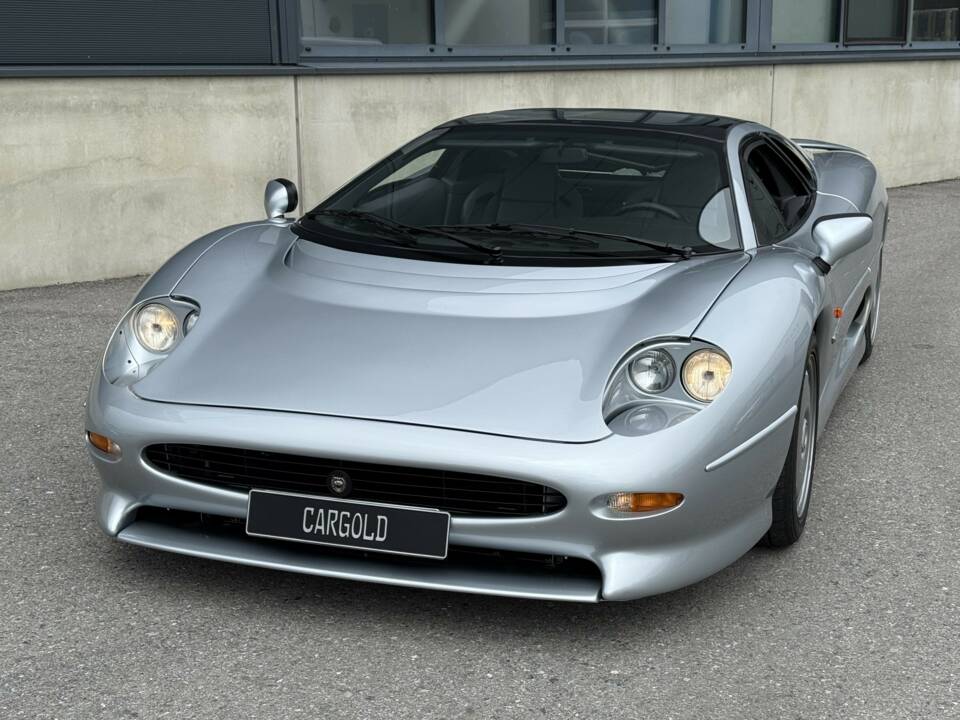 Bild 9/55 von Jaguar XJ 220 (1993)