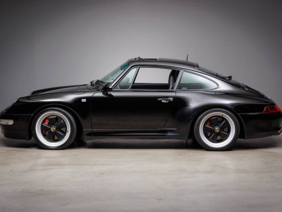 Immagine 8/40 di Porsche 911 Carrera 4S (1998)